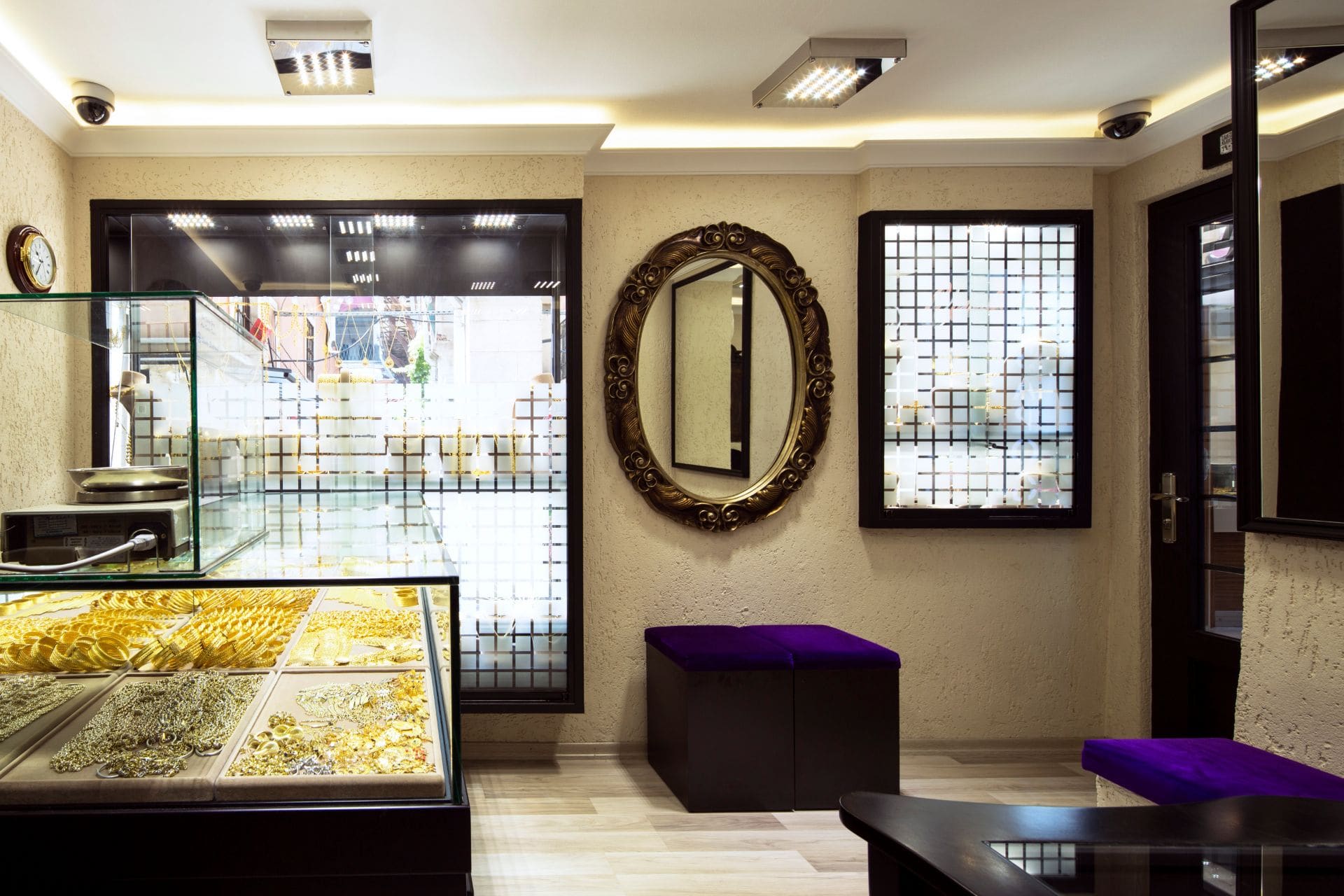 Burhan Kasapo?lu Jewelry Store